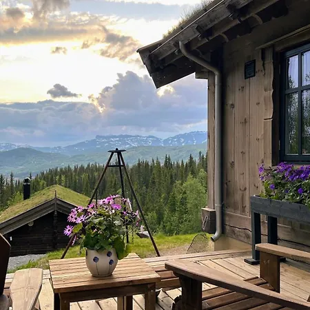 Liaplassen Mountain *